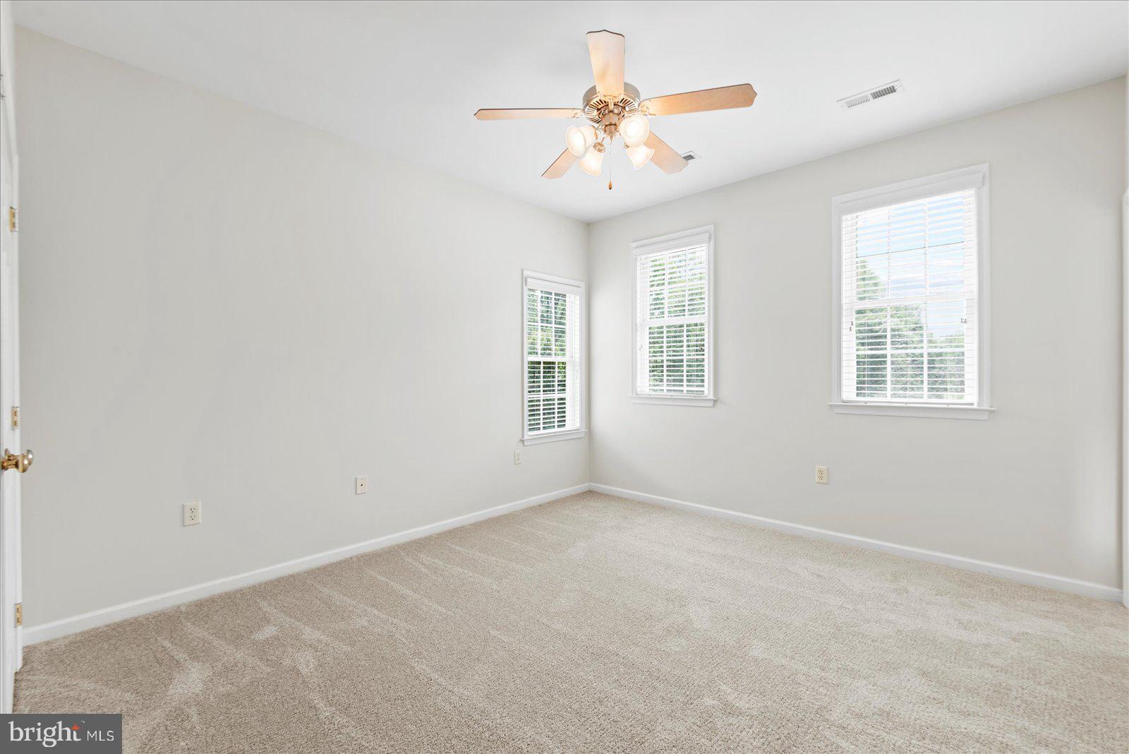 LAKELAND WOODS - Residential