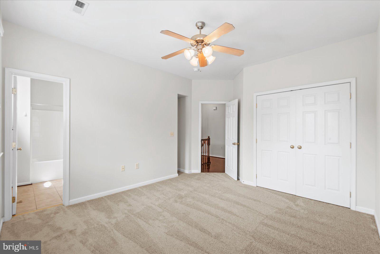 LAKELAND WOODS - Residential
