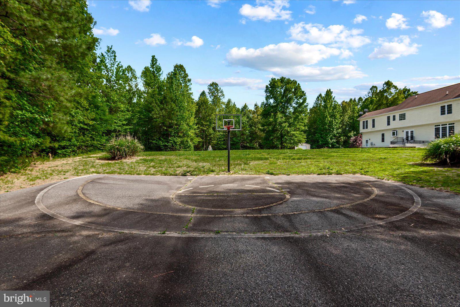 LAKELAND WOODS - Residential