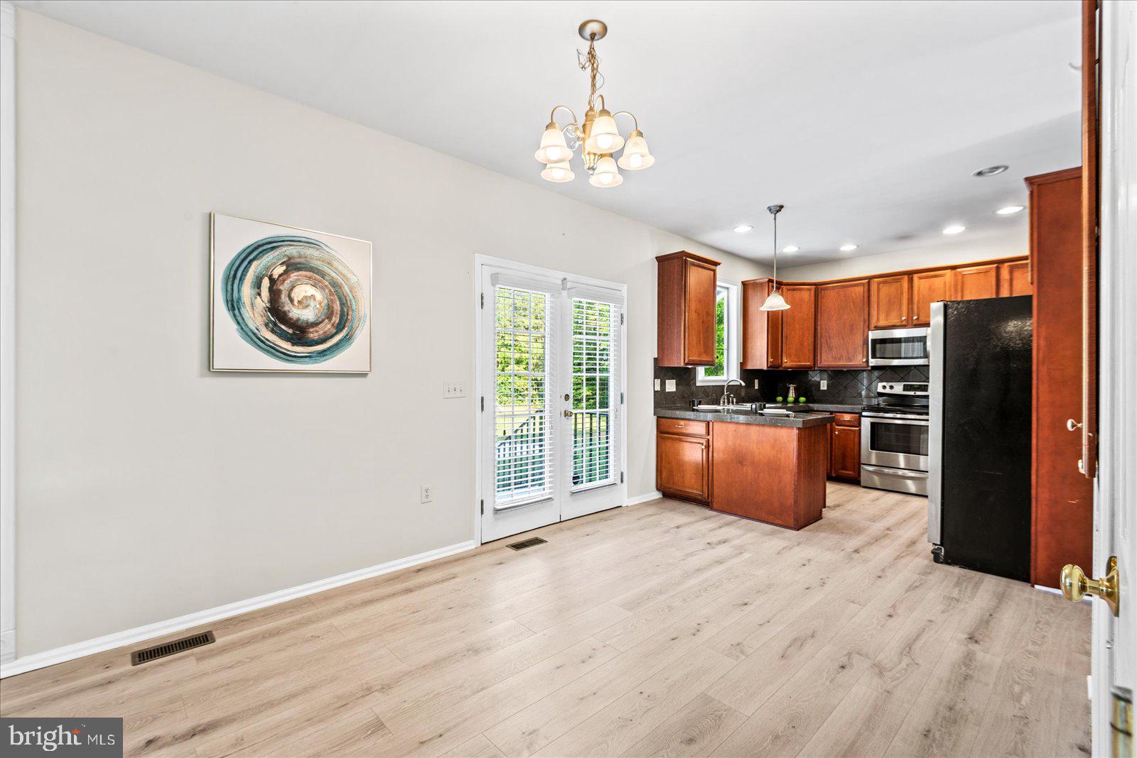 LAKELAND WOODS - Residential