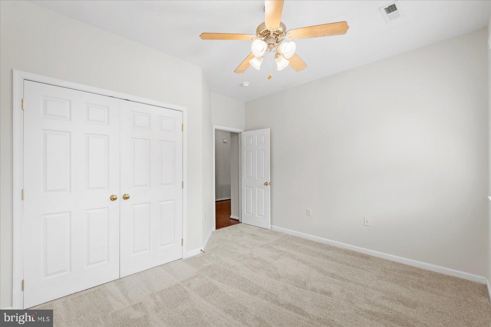 LAKELAND WOODS - Residential