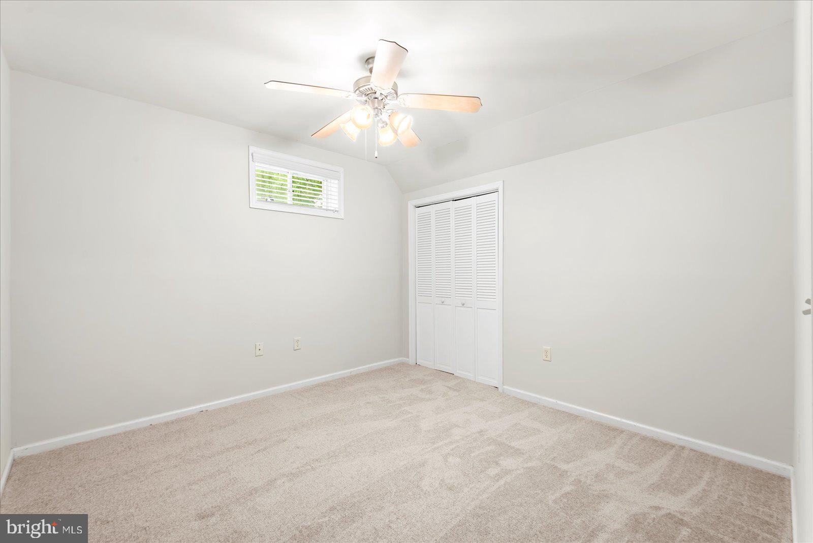 LAKELAND WOODS - Residential