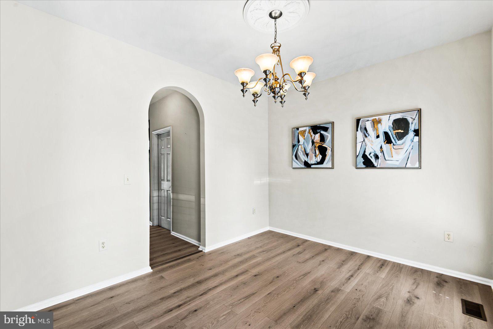LAKELAND WOODS - Residential