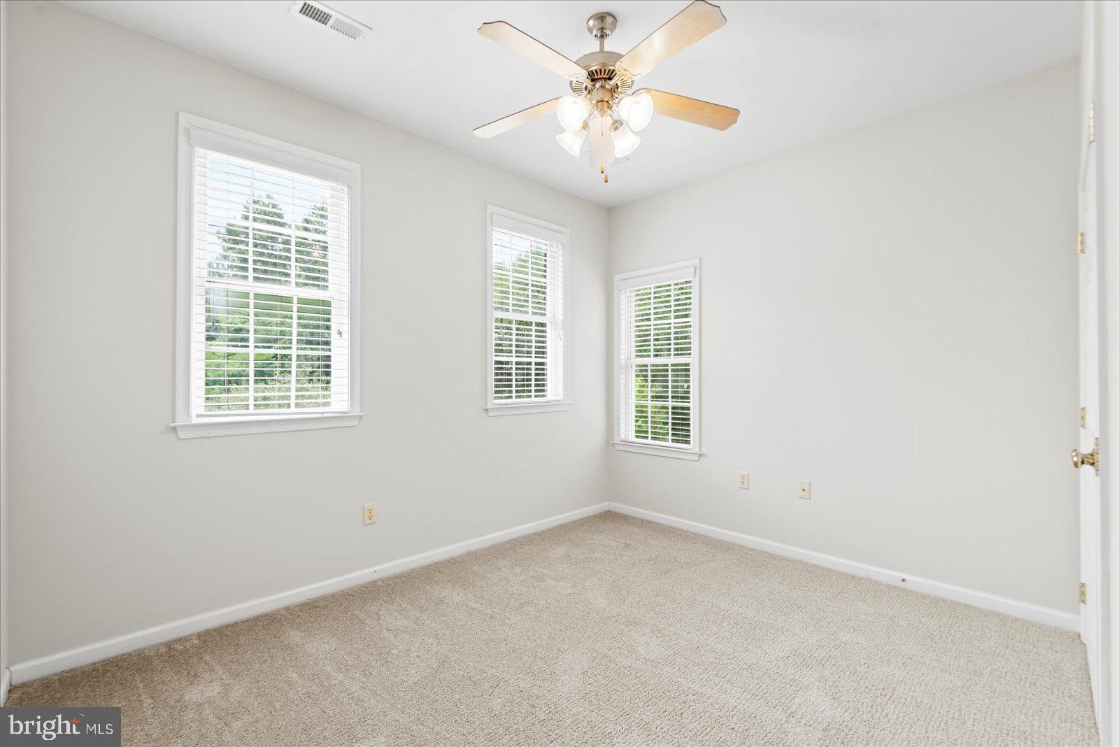 LAKELAND WOODS - Residential