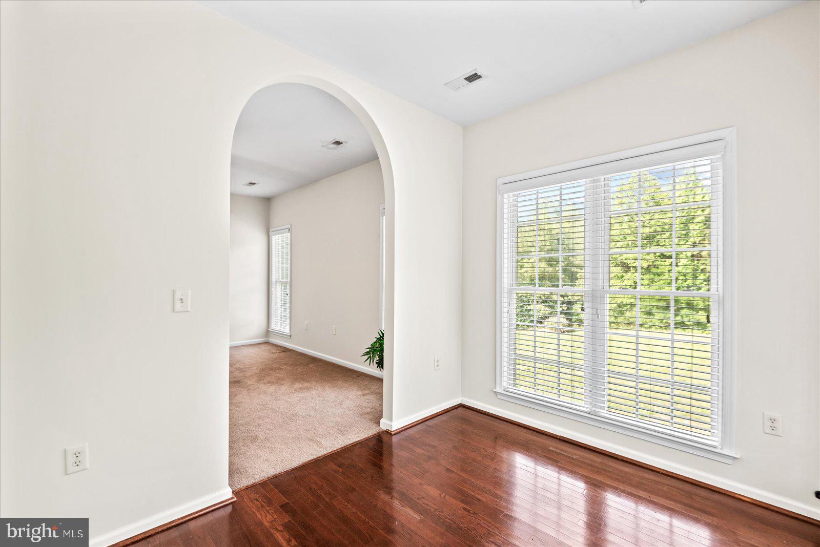 LAKELAND WOODS - Residential