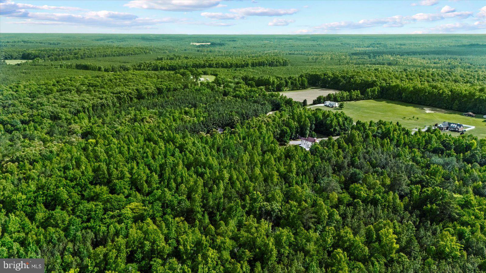 LAKELAND WOODS - Residential