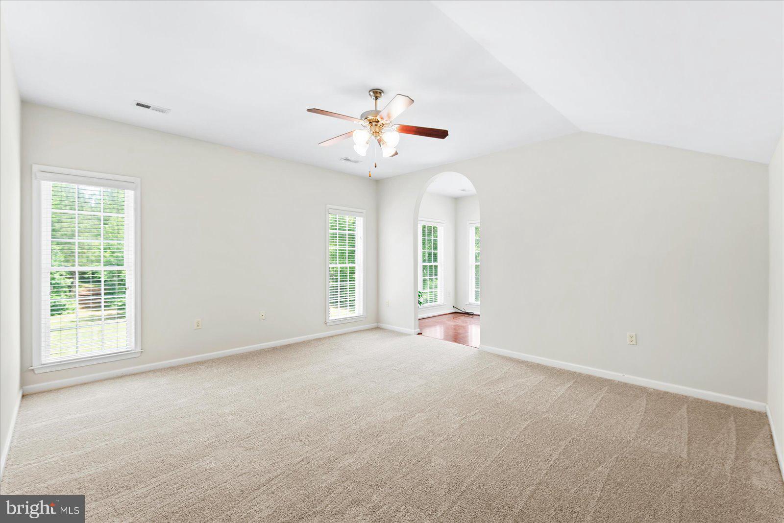 LAKELAND WOODS - Residential