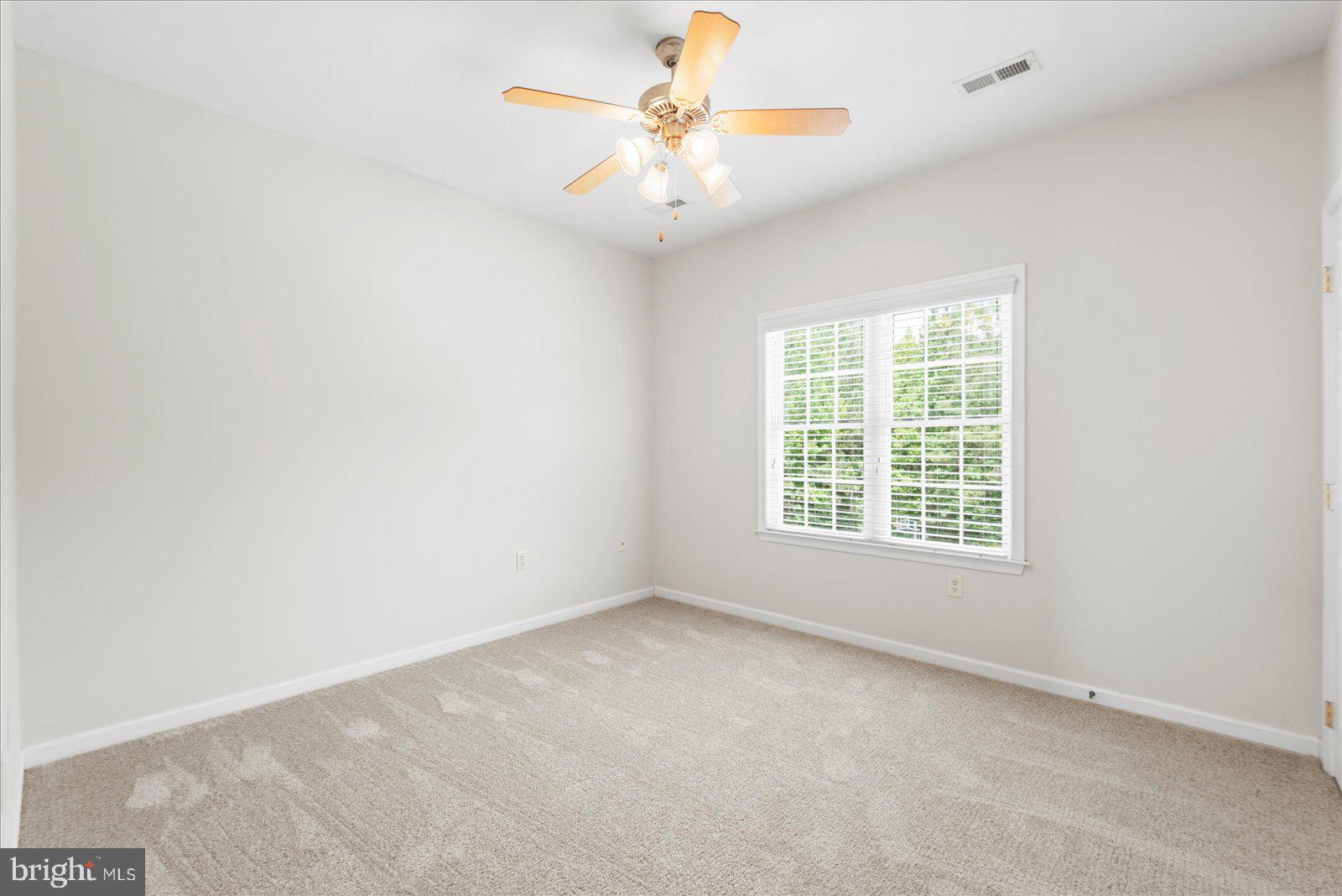 LAKELAND WOODS - Residential