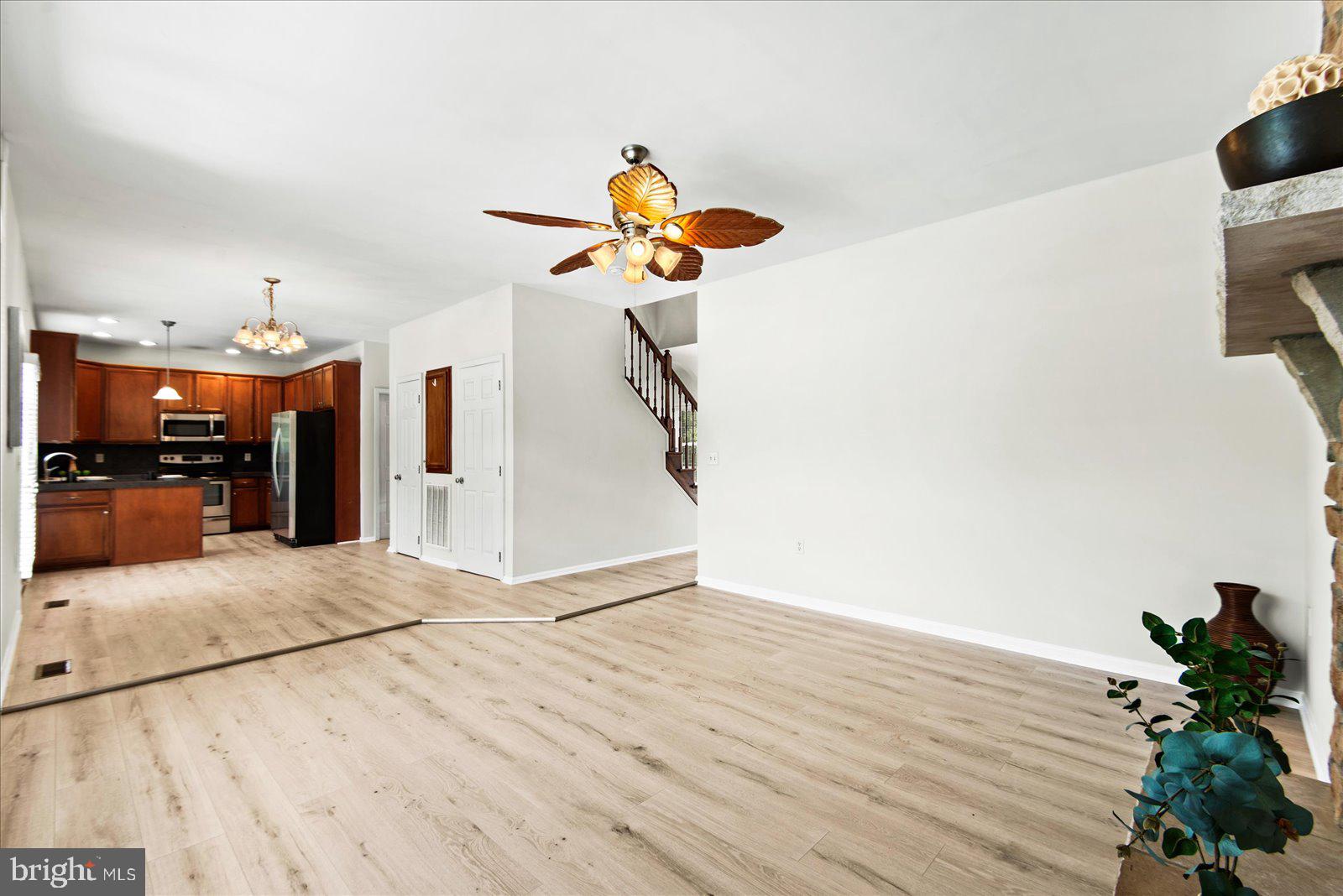 LAKELAND WOODS - Residential