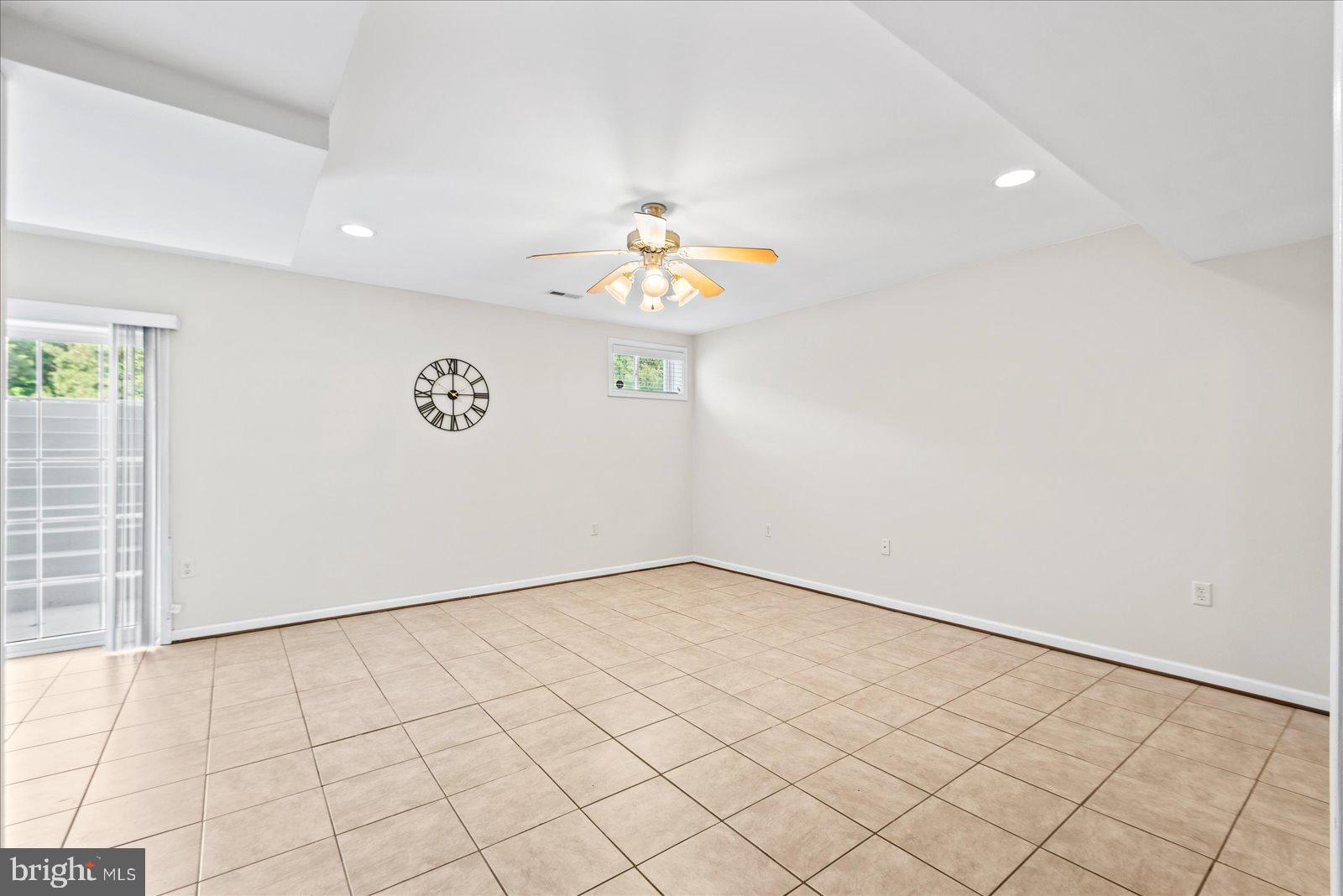 LAKELAND WOODS - Residential