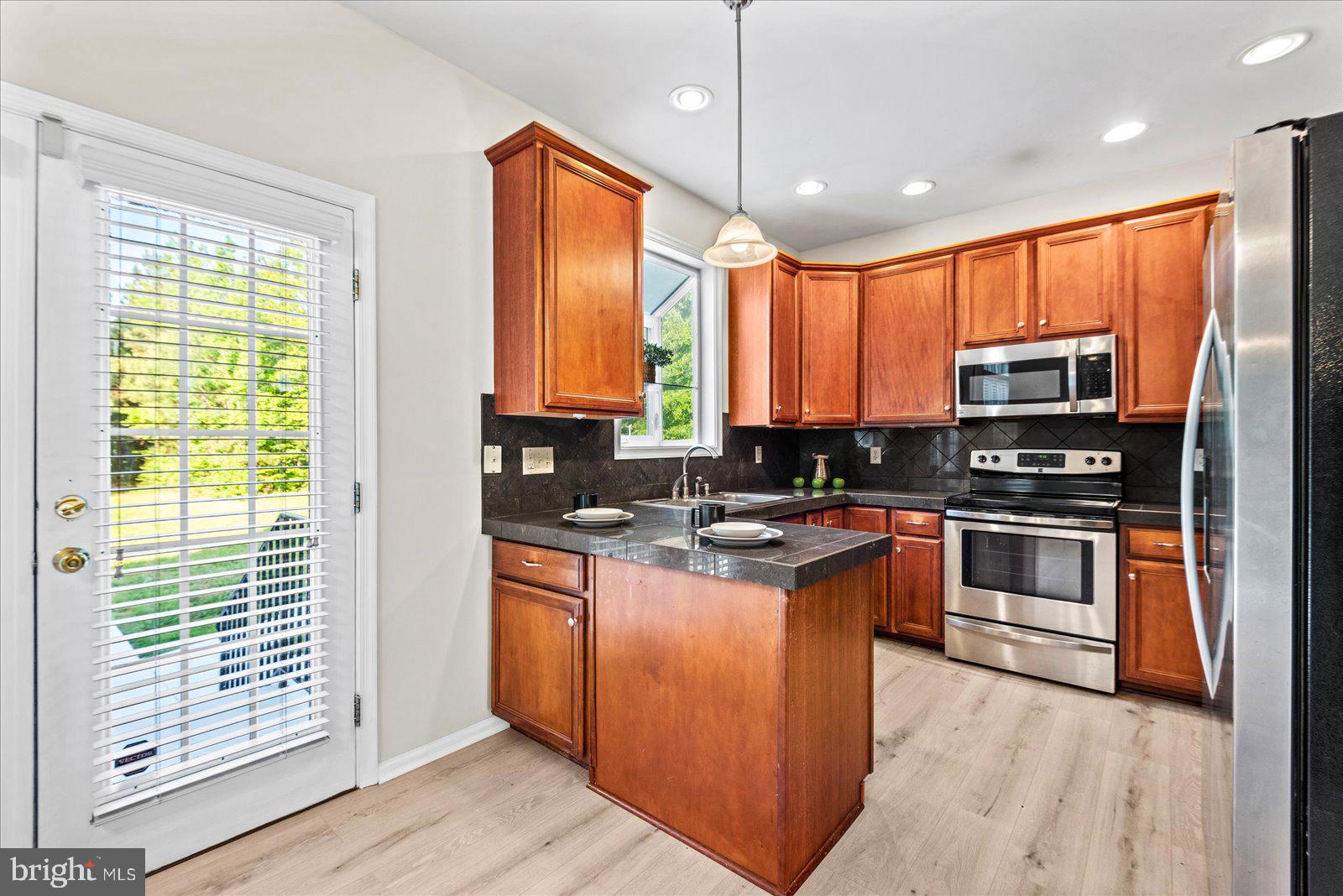 LAKELAND WOODS - Residential