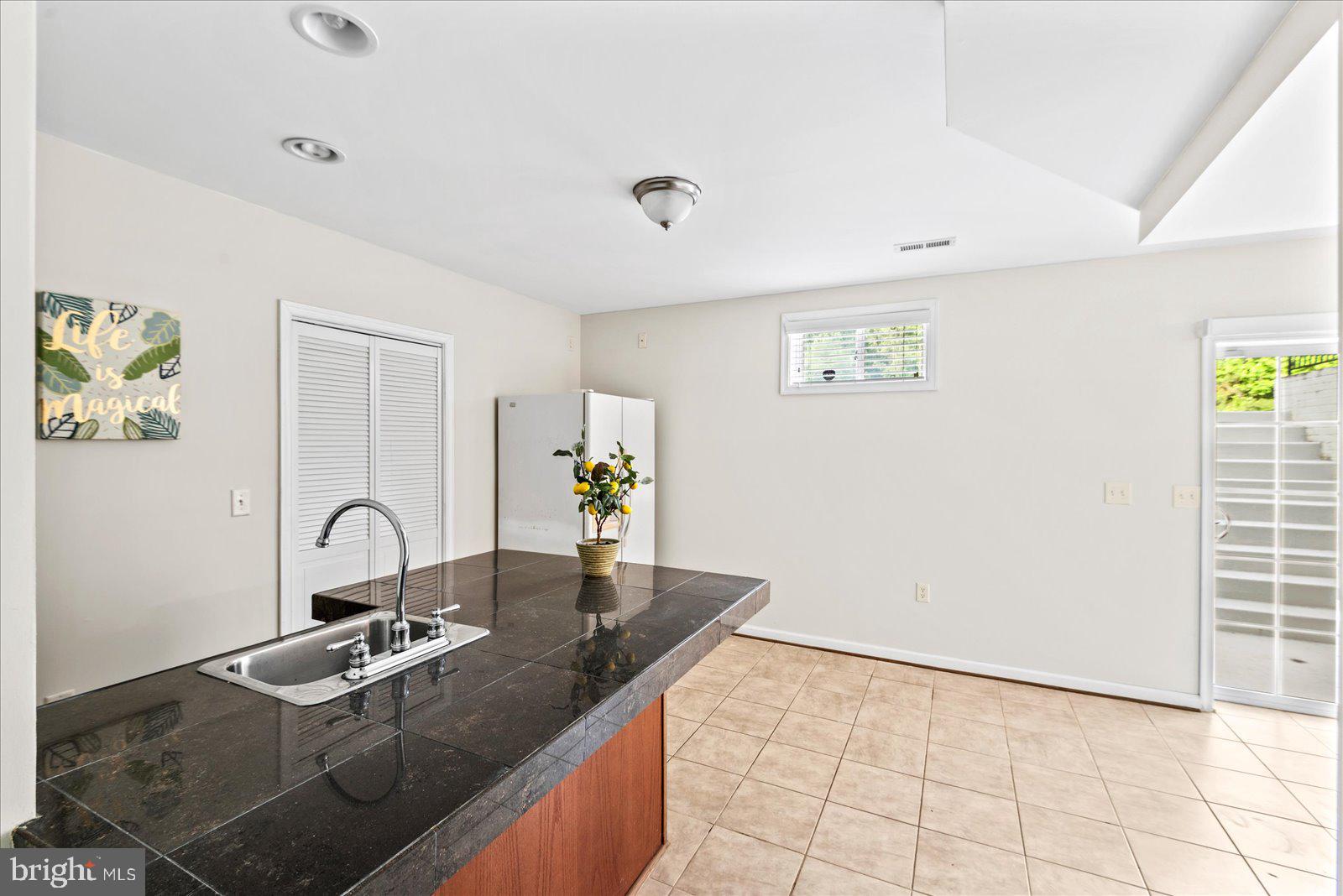 LAKELAND WOODS - Residential