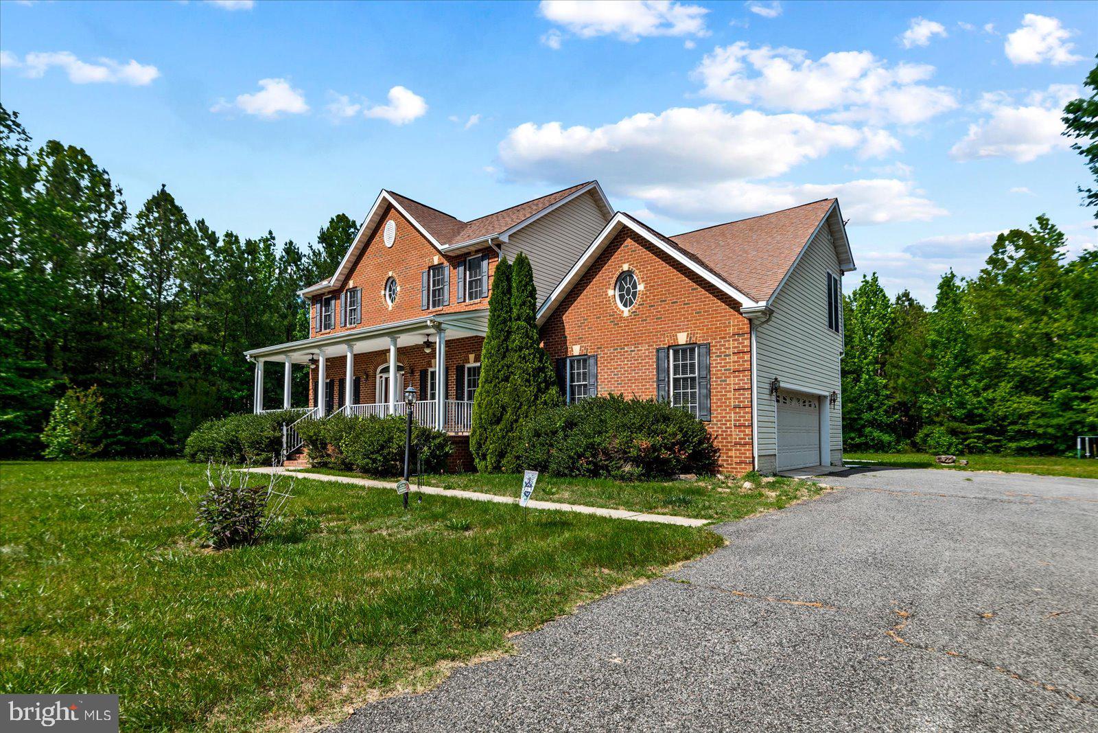 LAKELAND WOODS - Residential