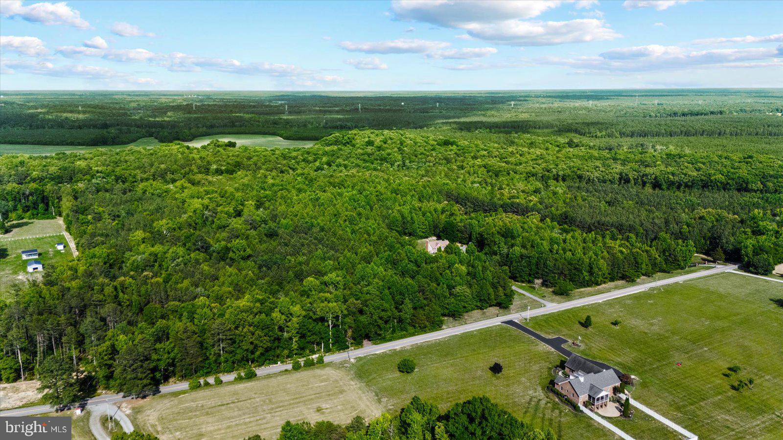 LAKELAND WOODS - Residential