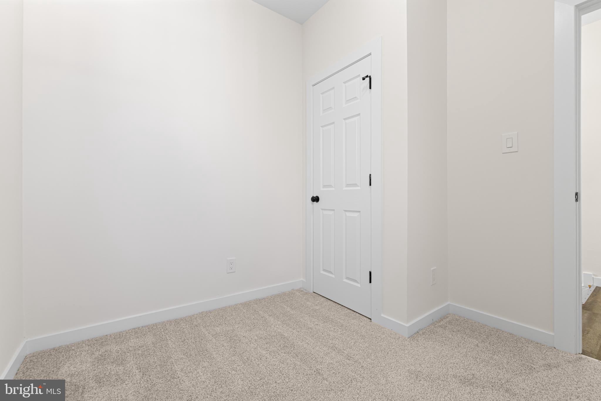 MANTUA - Residential