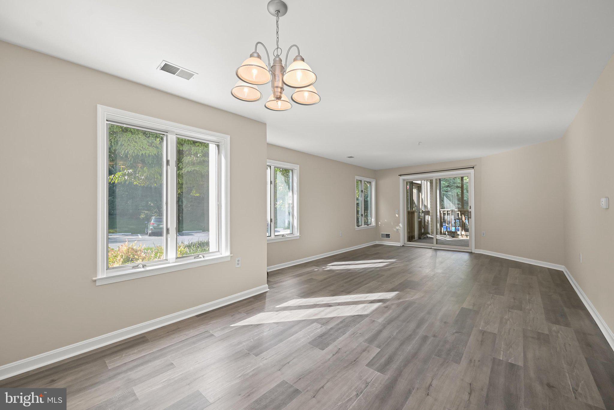 PARRS RIDGE - Residential