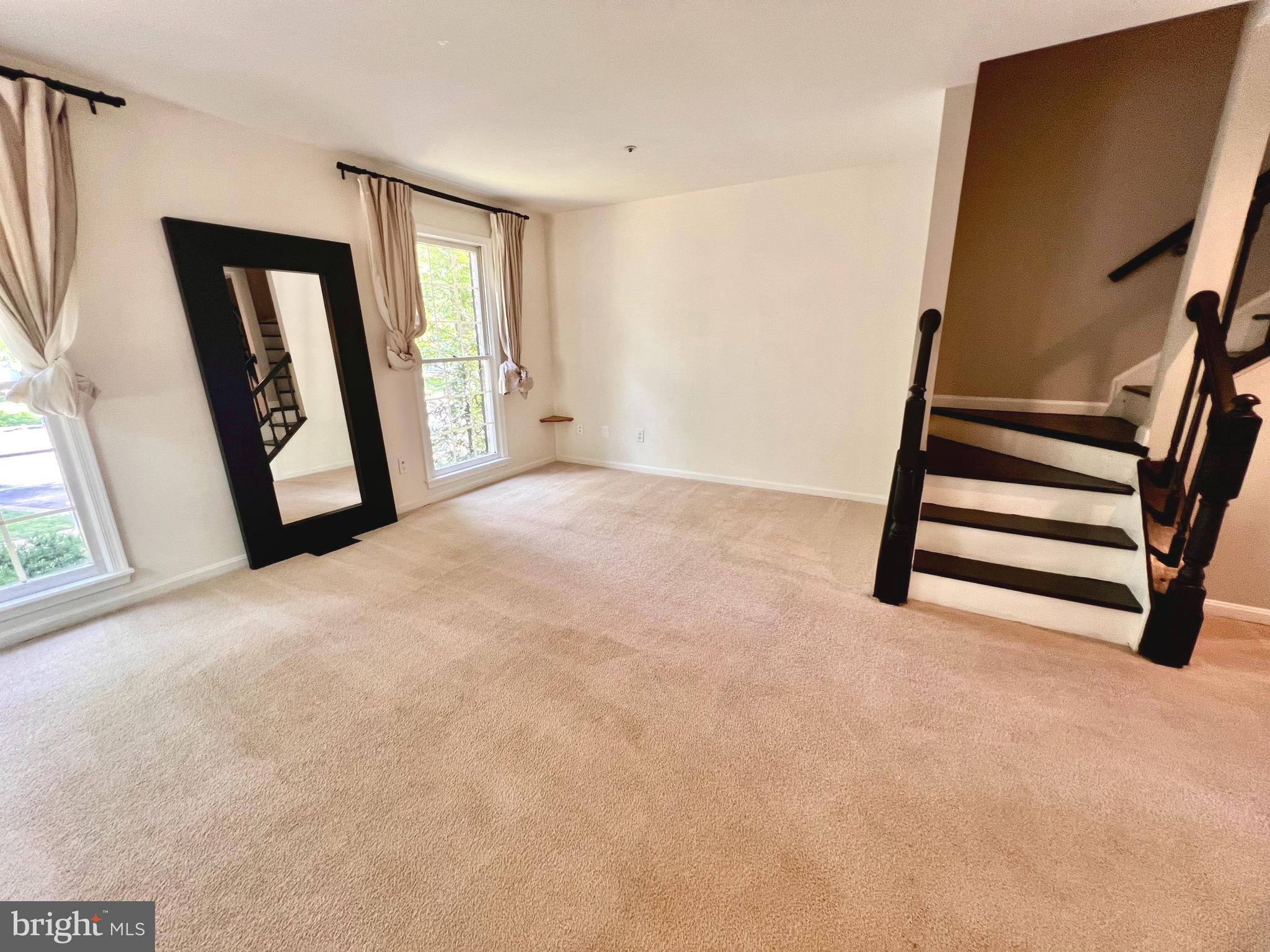 HOLLY POINTE - Residential