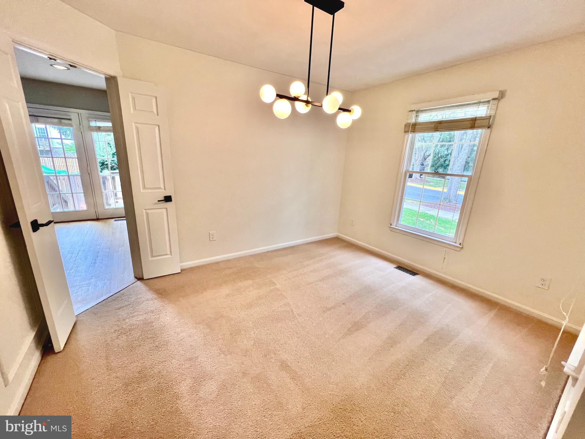 HOLLY POINTE - Residential