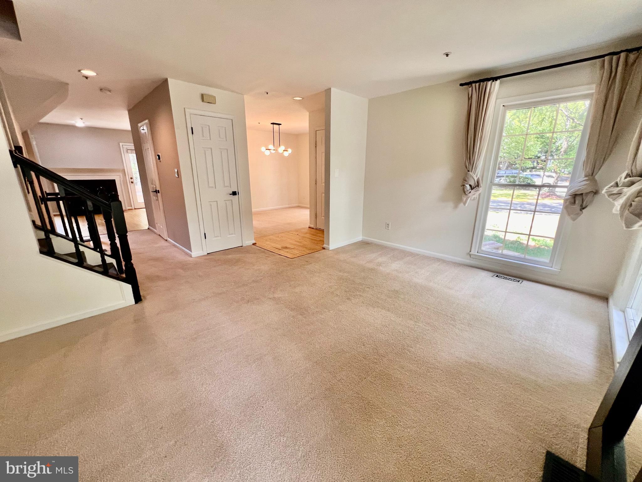 HOLLY POINTE - Residential