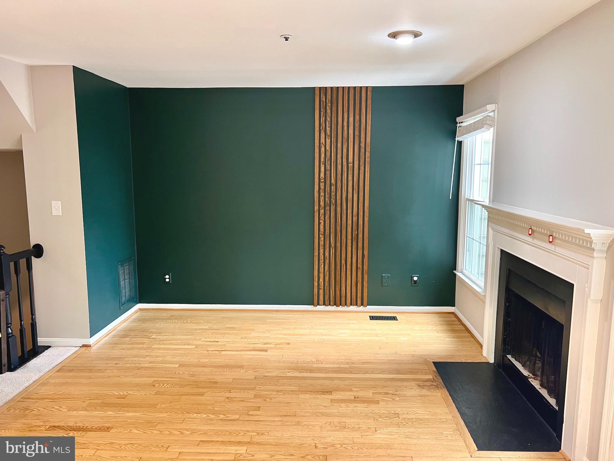 HOLLY POINTE - Residential