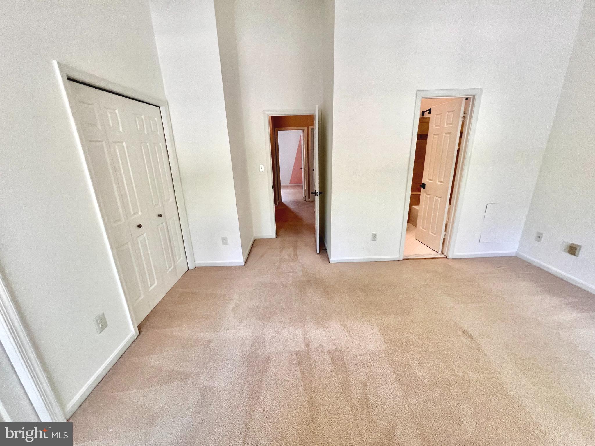 HOLLY POINTE - Residential