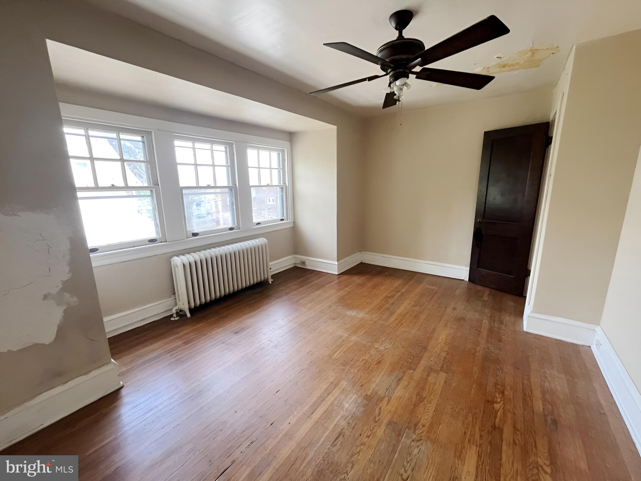 EAST OAK LANE - Residential