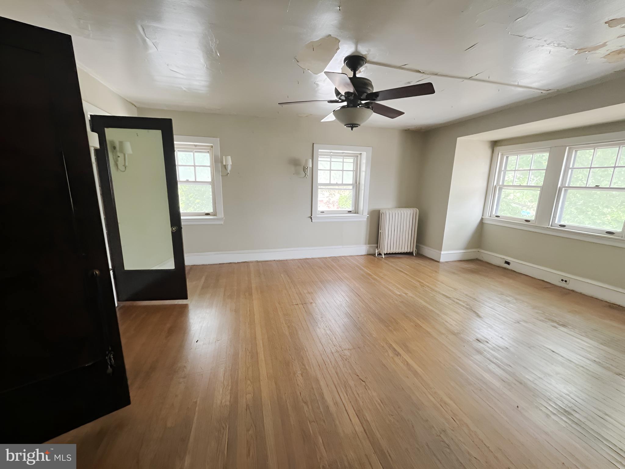 EAST OAK LANE - Residential
