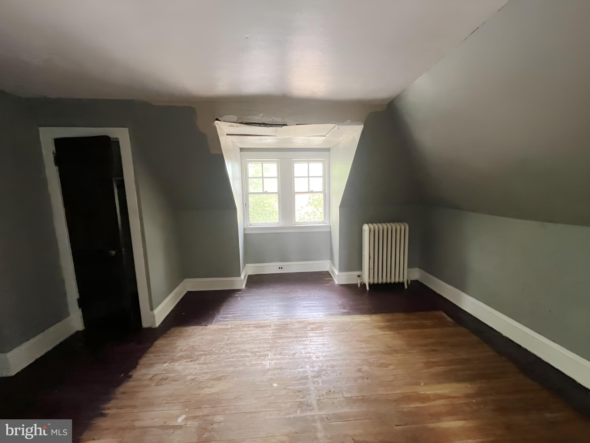 EAST OAK LANE - Residential