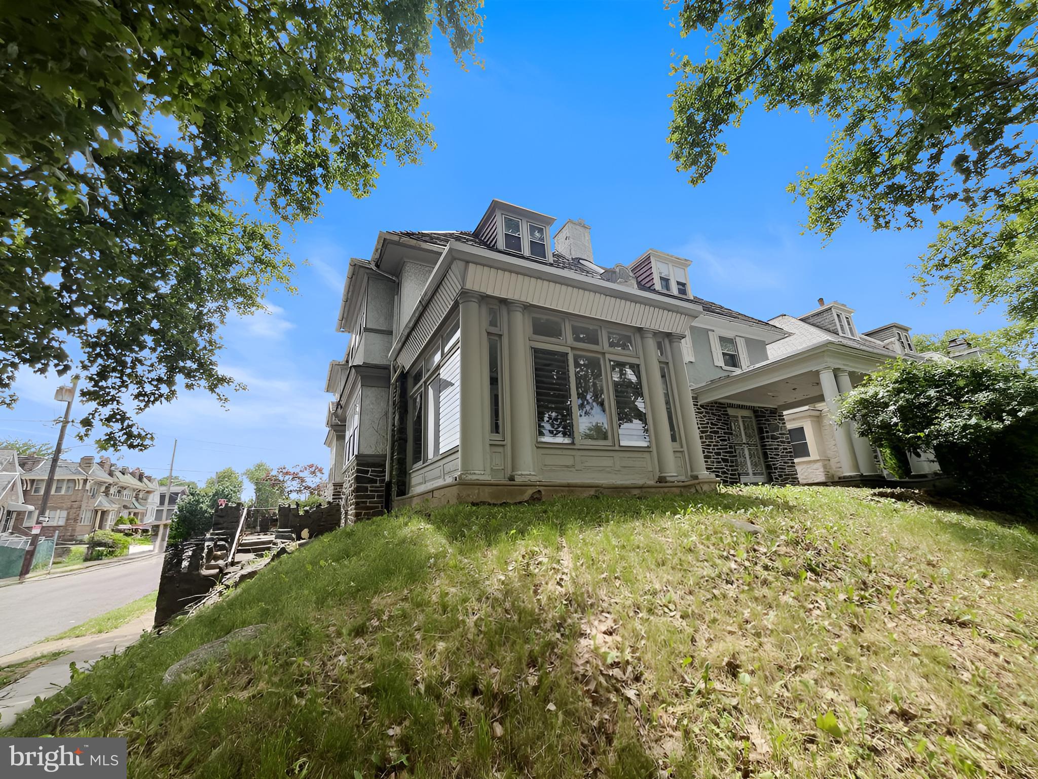 EAST OAK LANE - Residential