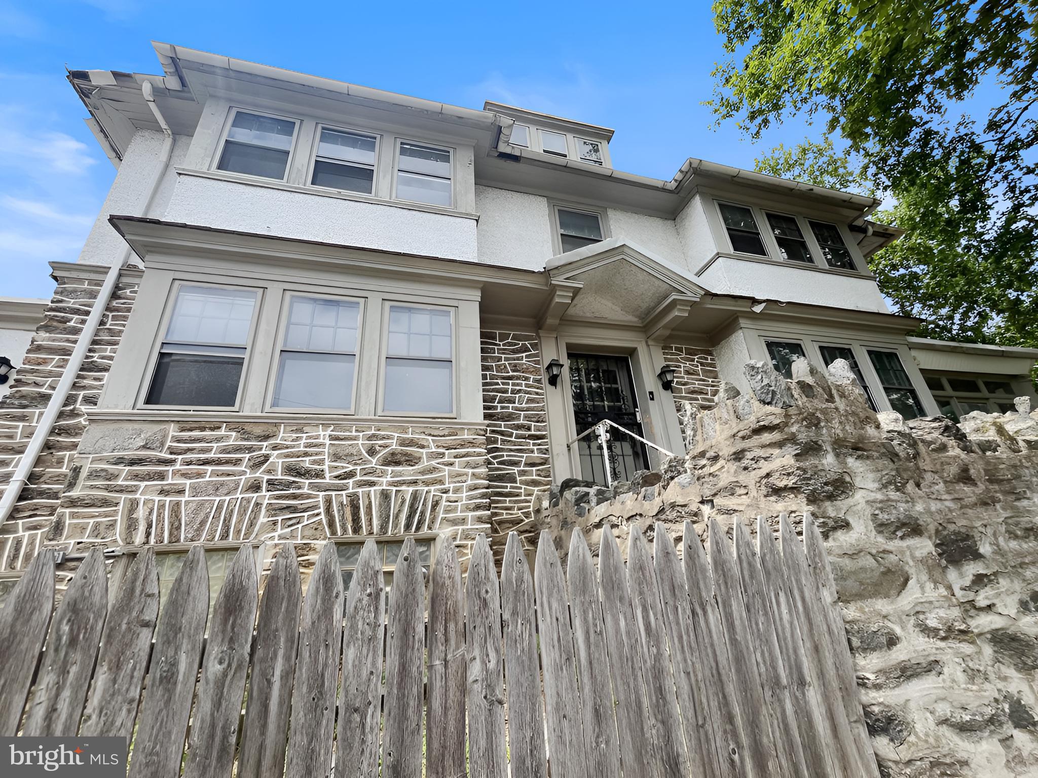 EAST OAK LANE - Residential