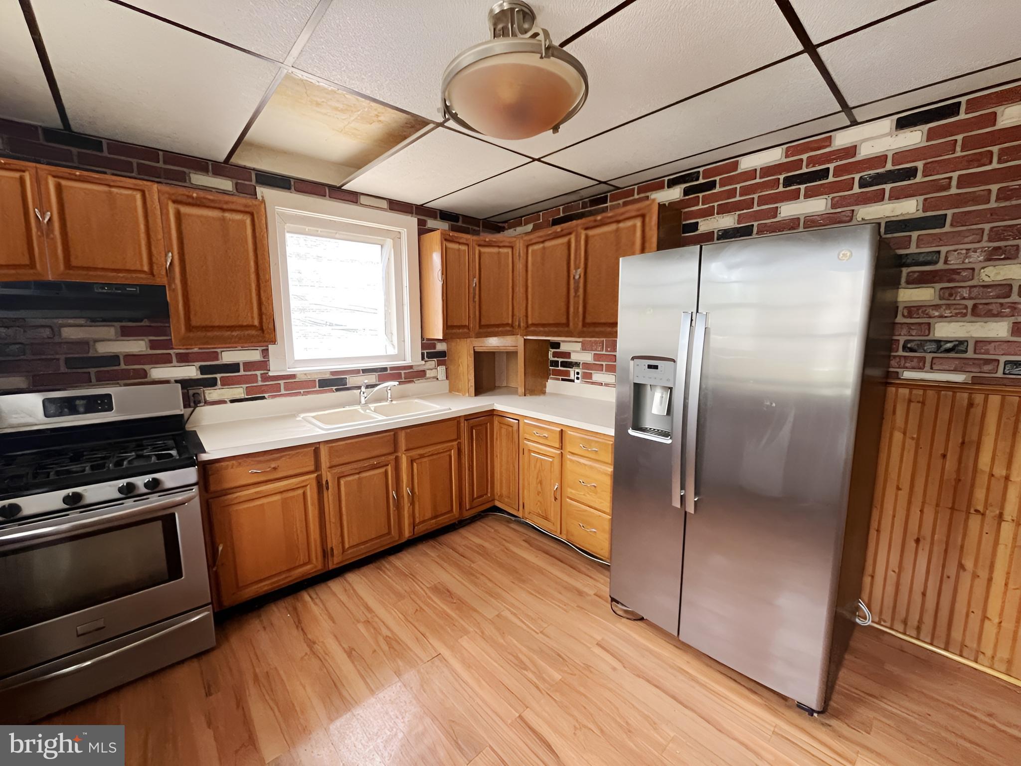 EAST OAK LANE - Residential