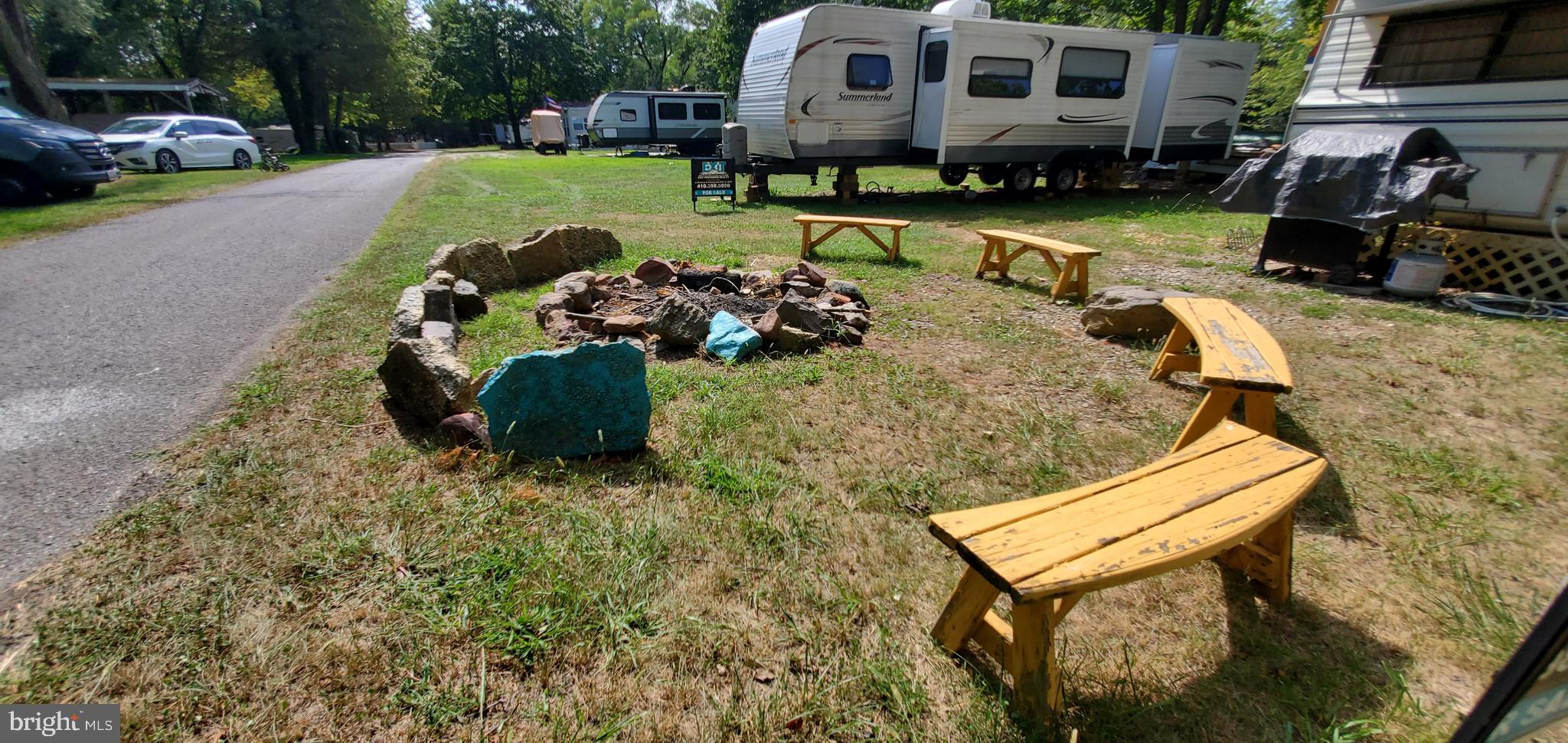 Plenty of space on a single lot located in Indian Acres Campground which is limited to 150 days a year no more than 100 consecutive days (not a full time residence). Great place to get away for the weekend or vacation to swim, boat, fish, activities, and so much more.