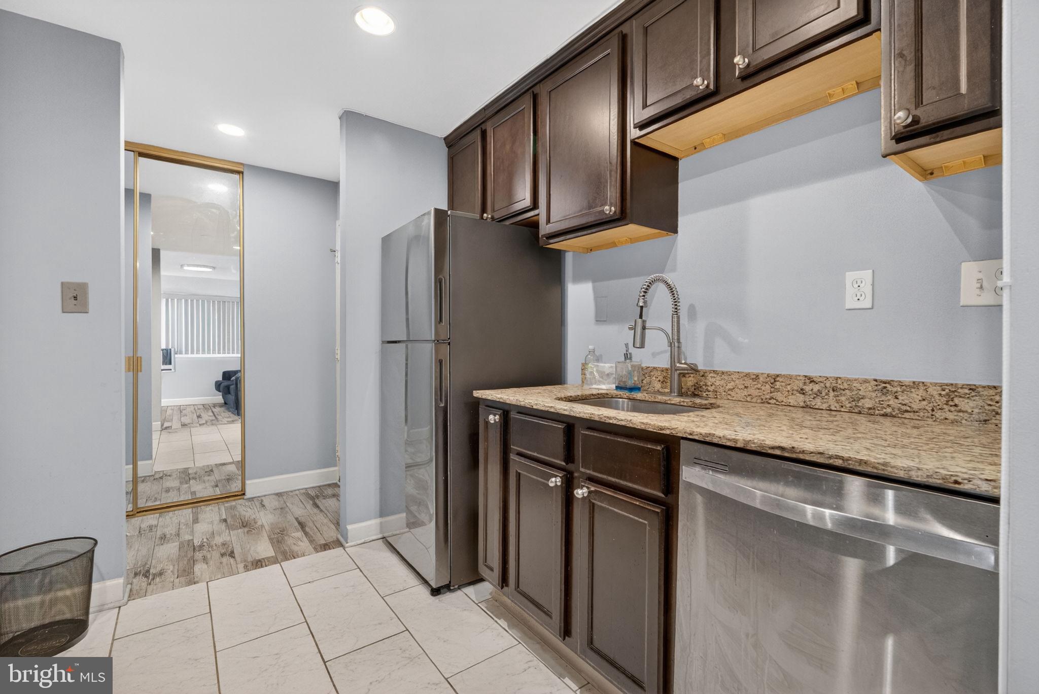 BOLLING BROOK TOWERS - Residential
