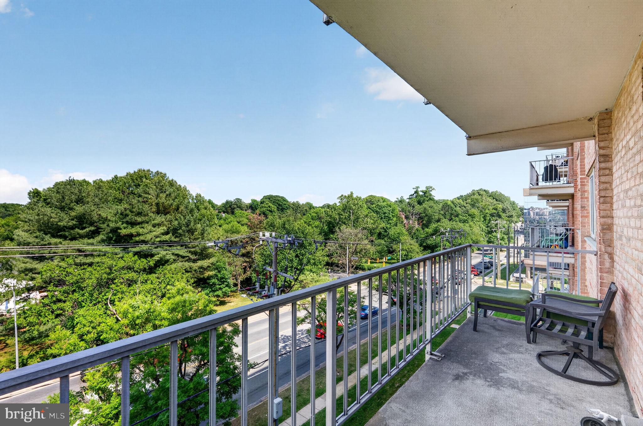 BOLLING BROOK TOWERS - Residential