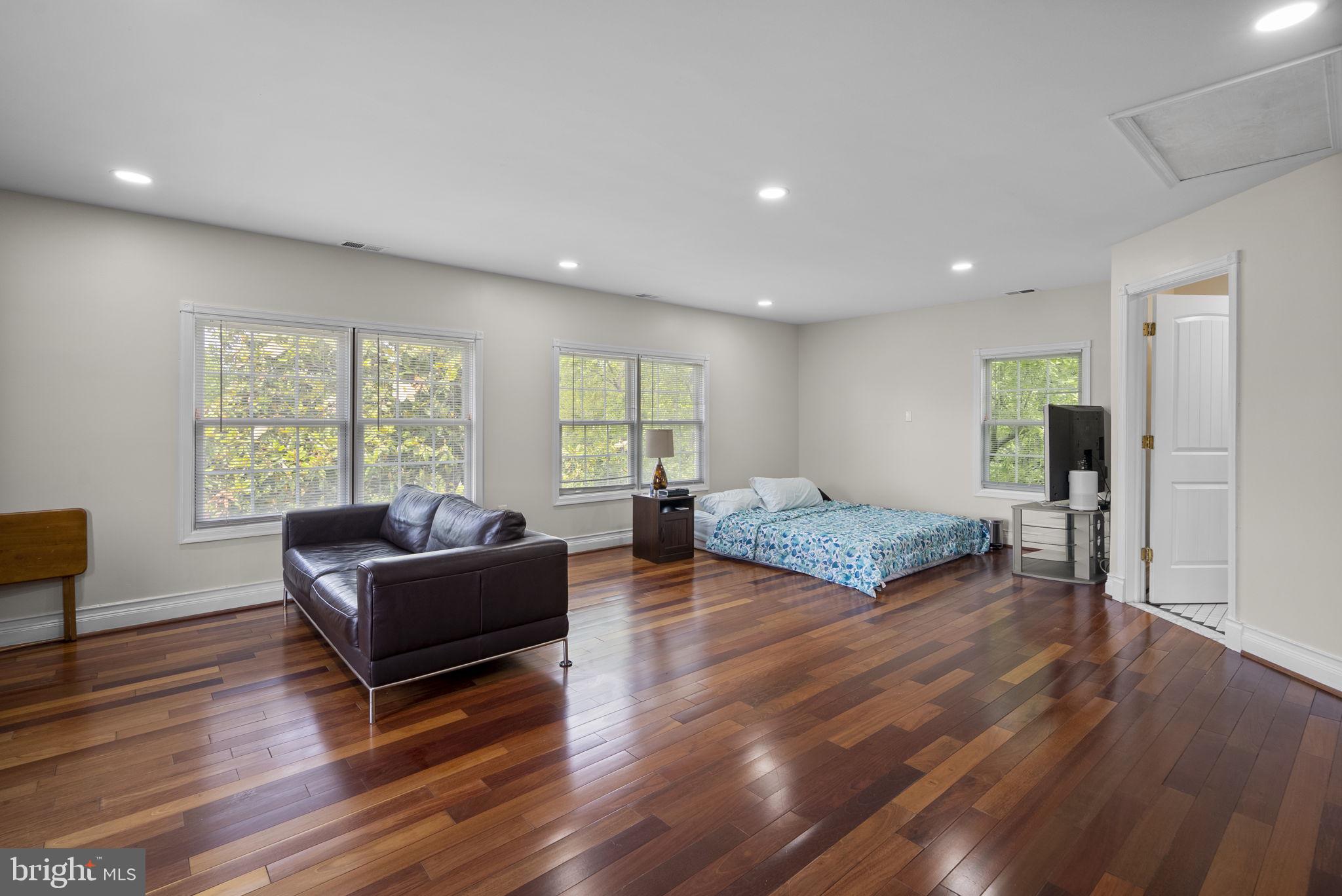 WINES & JOHNSONS 2ND ADD - Residential