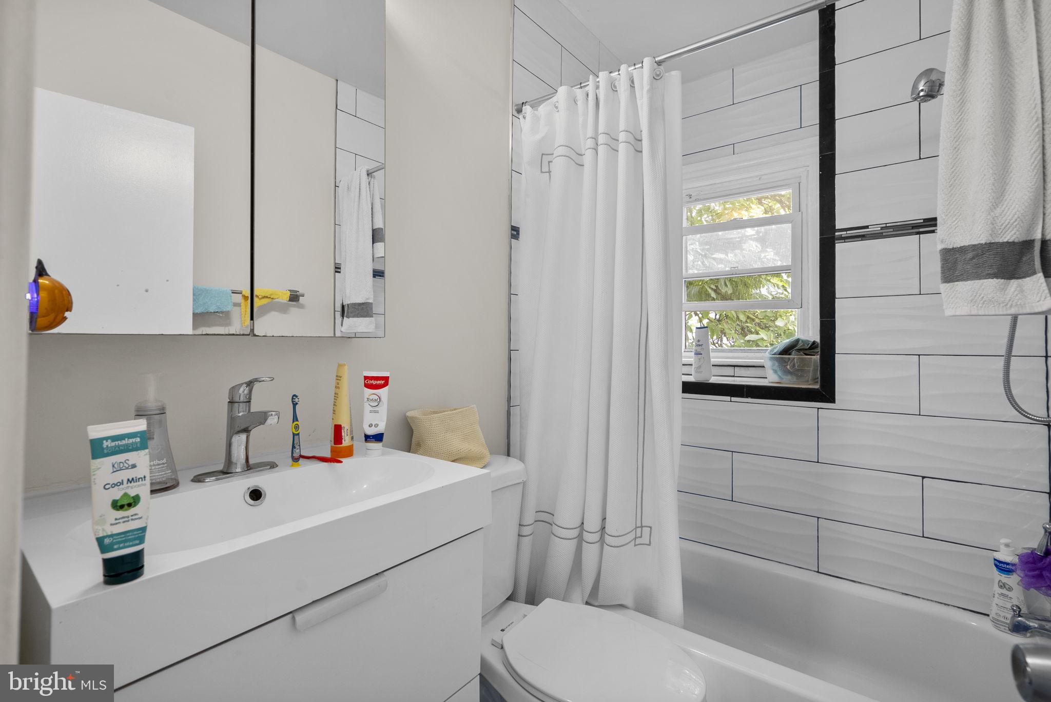 WINES & JOHNSONS 2ND ADD - Residential