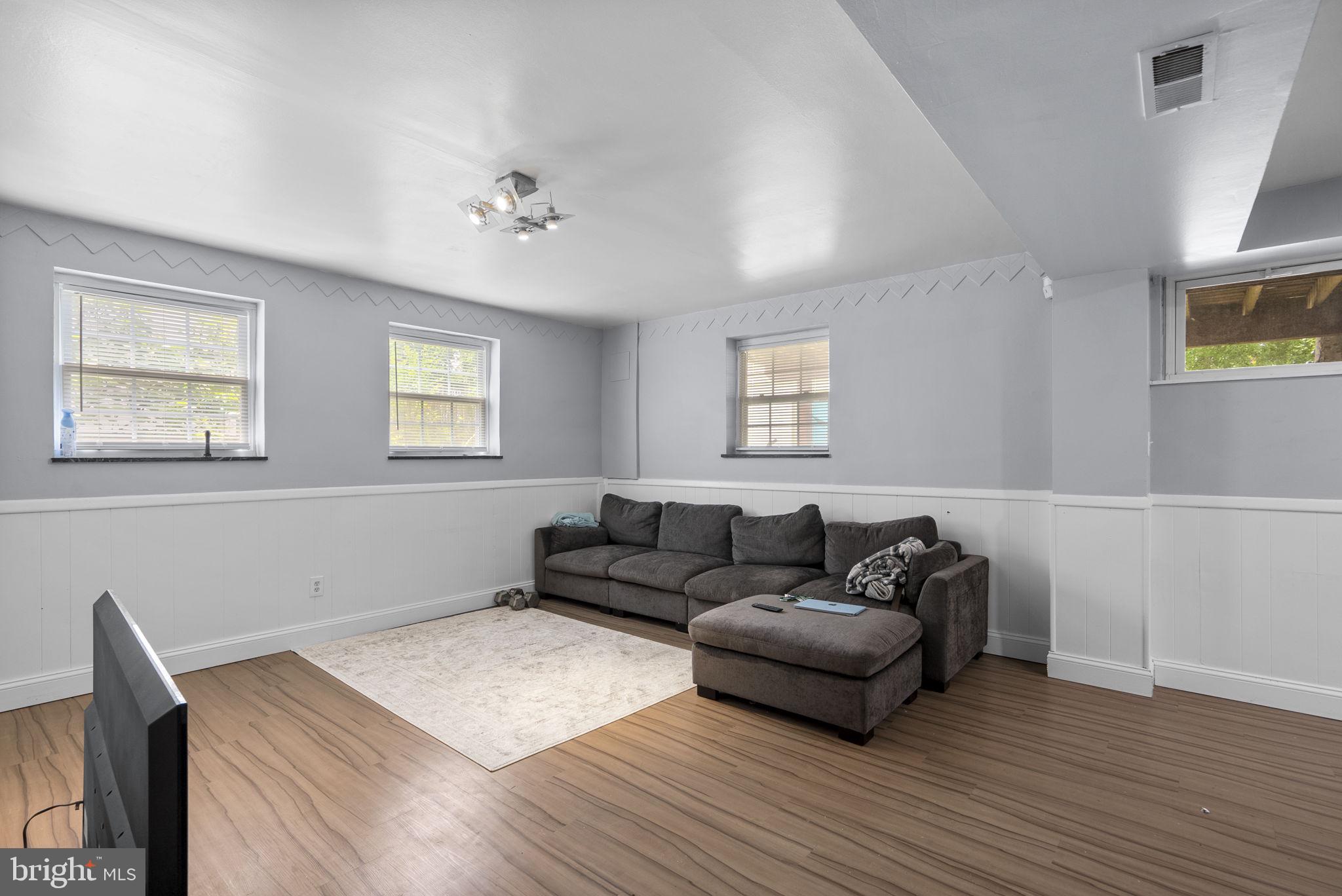 WINES & JOHNSONS 2ND ADD - Residential