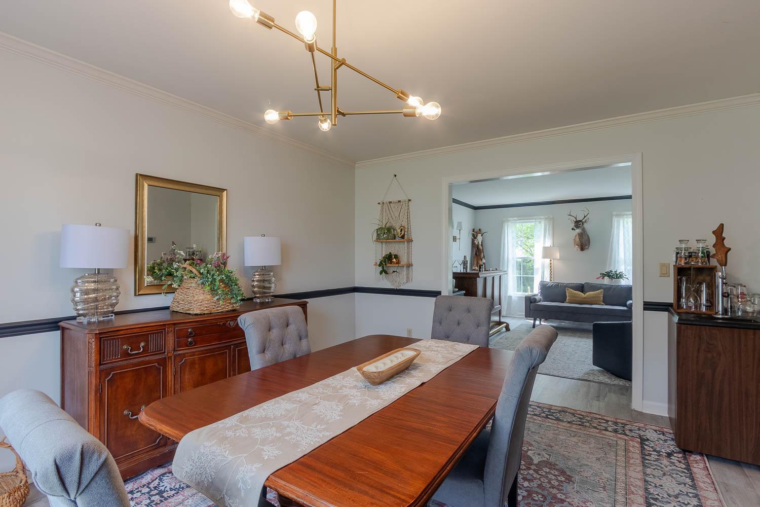 CENTRE HALL - Residential