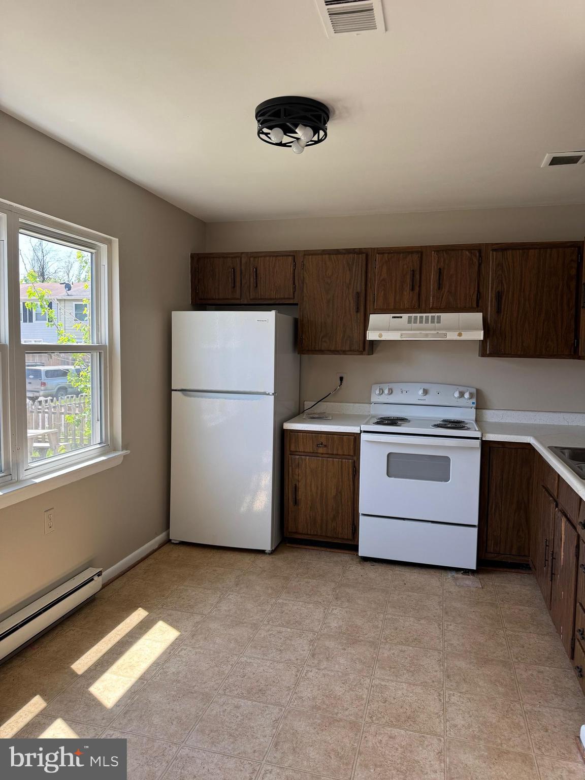 BATTLETOWN - Residential Lease