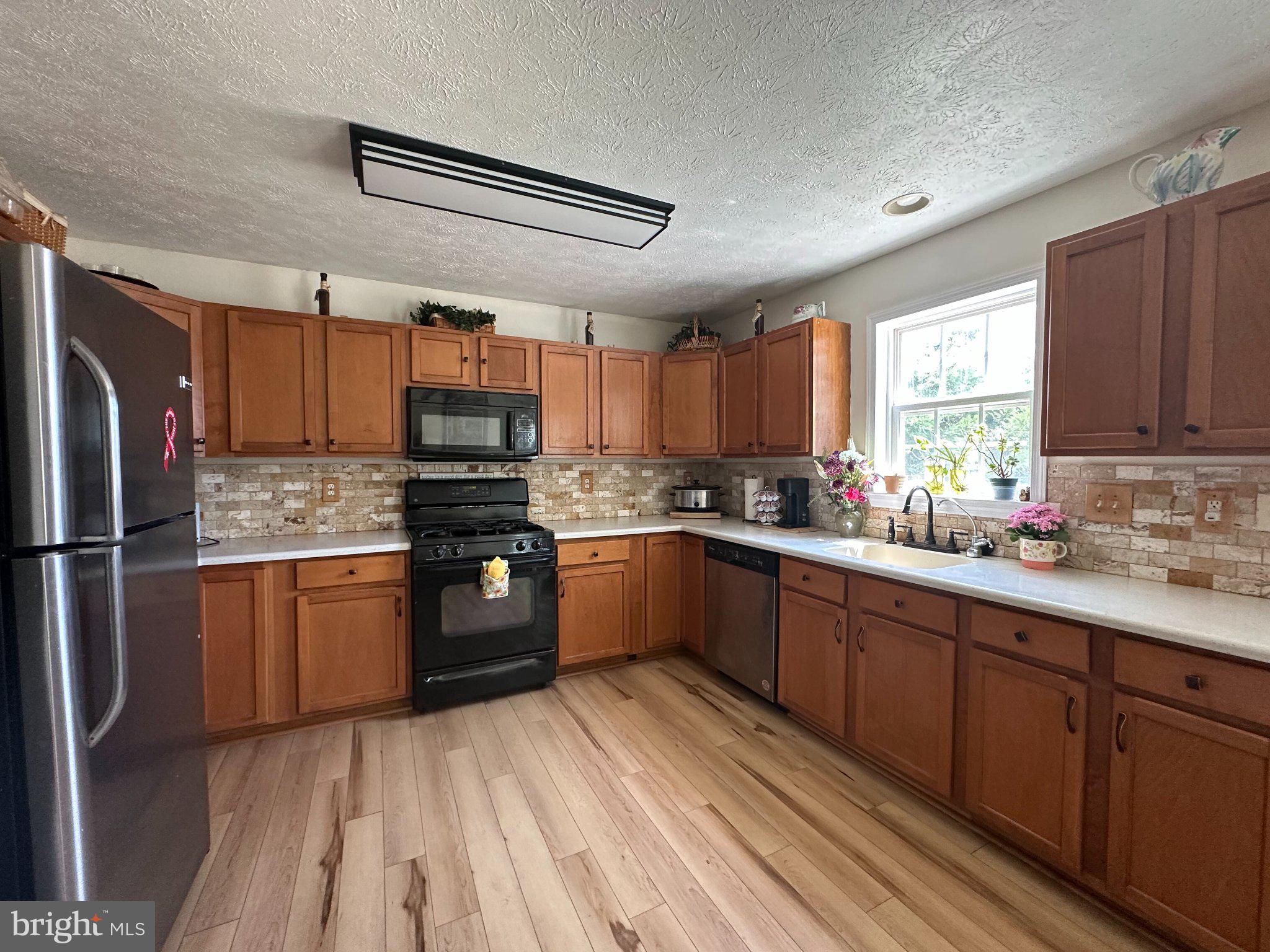 BOMBAY WOODS - Residential
