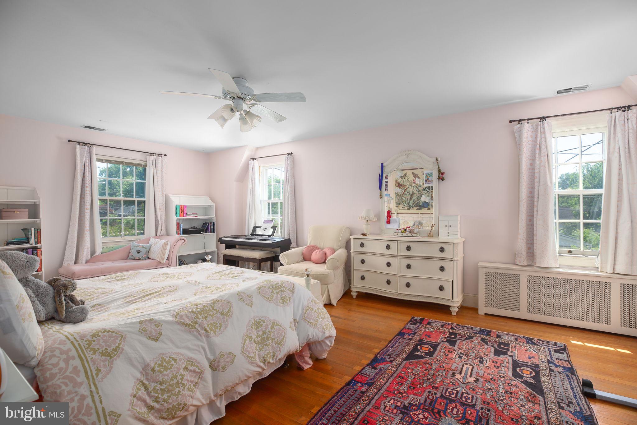 COLLEGE HEIGHTS - Residential