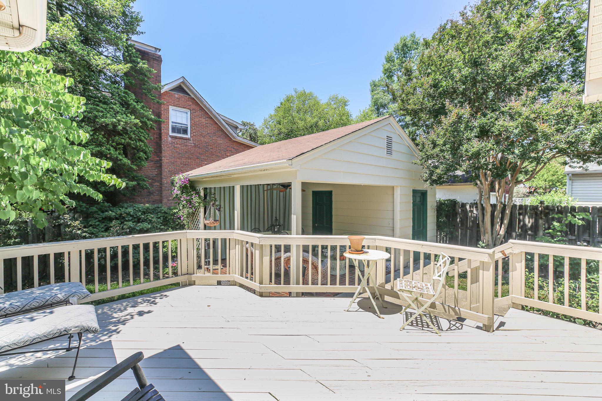 COLLEGE HEIGHTS - Residential
