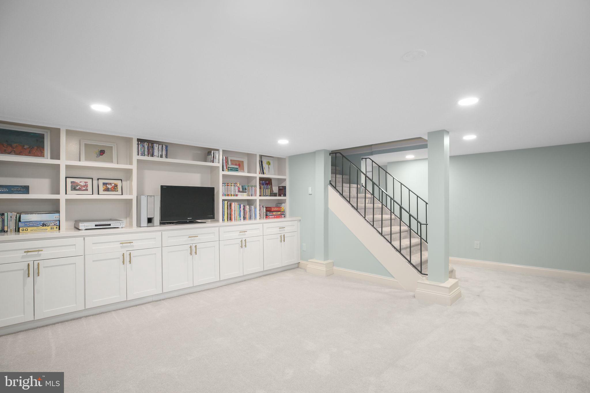 COLLEGE HEIGHTS - Residential