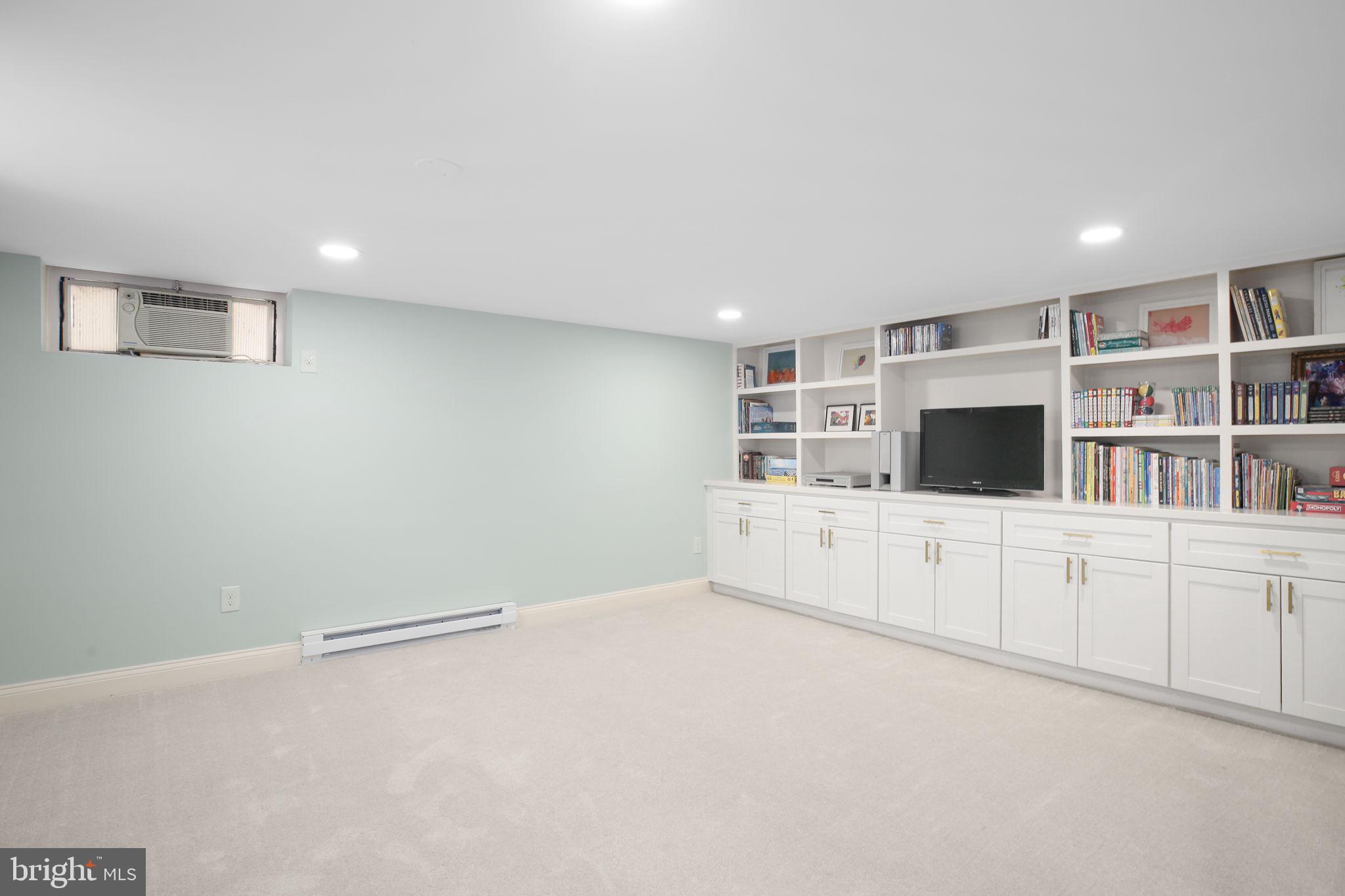 COLLEGE HEIGHTS - Residential