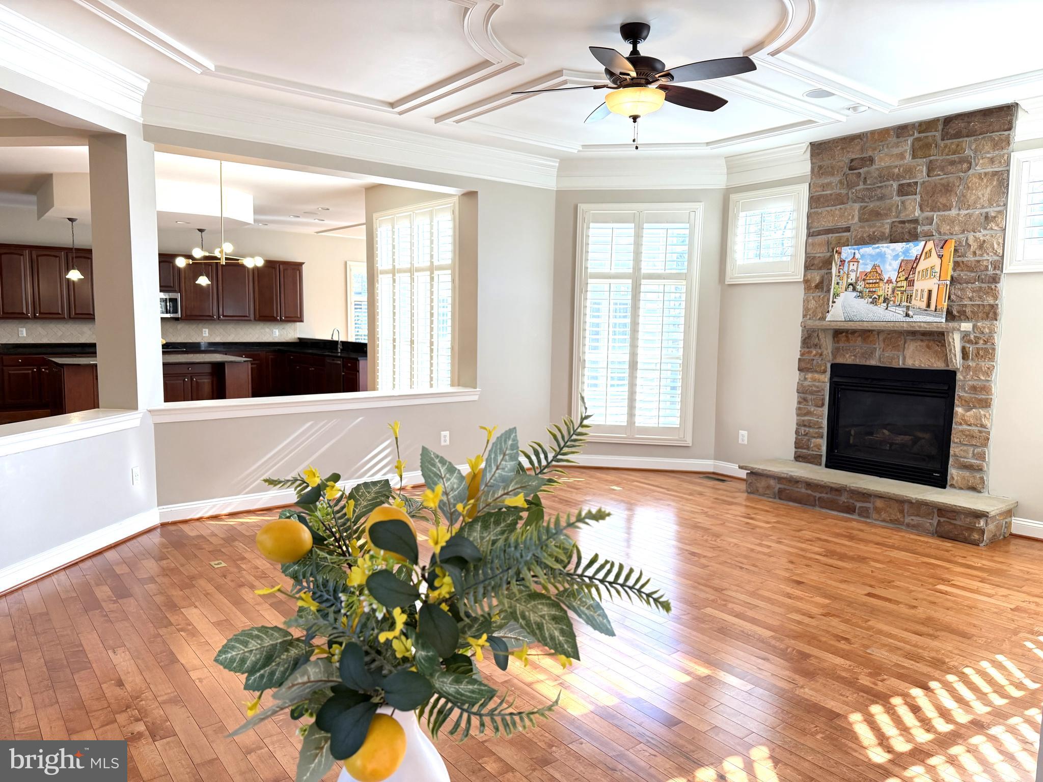 WINDSOR KNOLLS - Residential