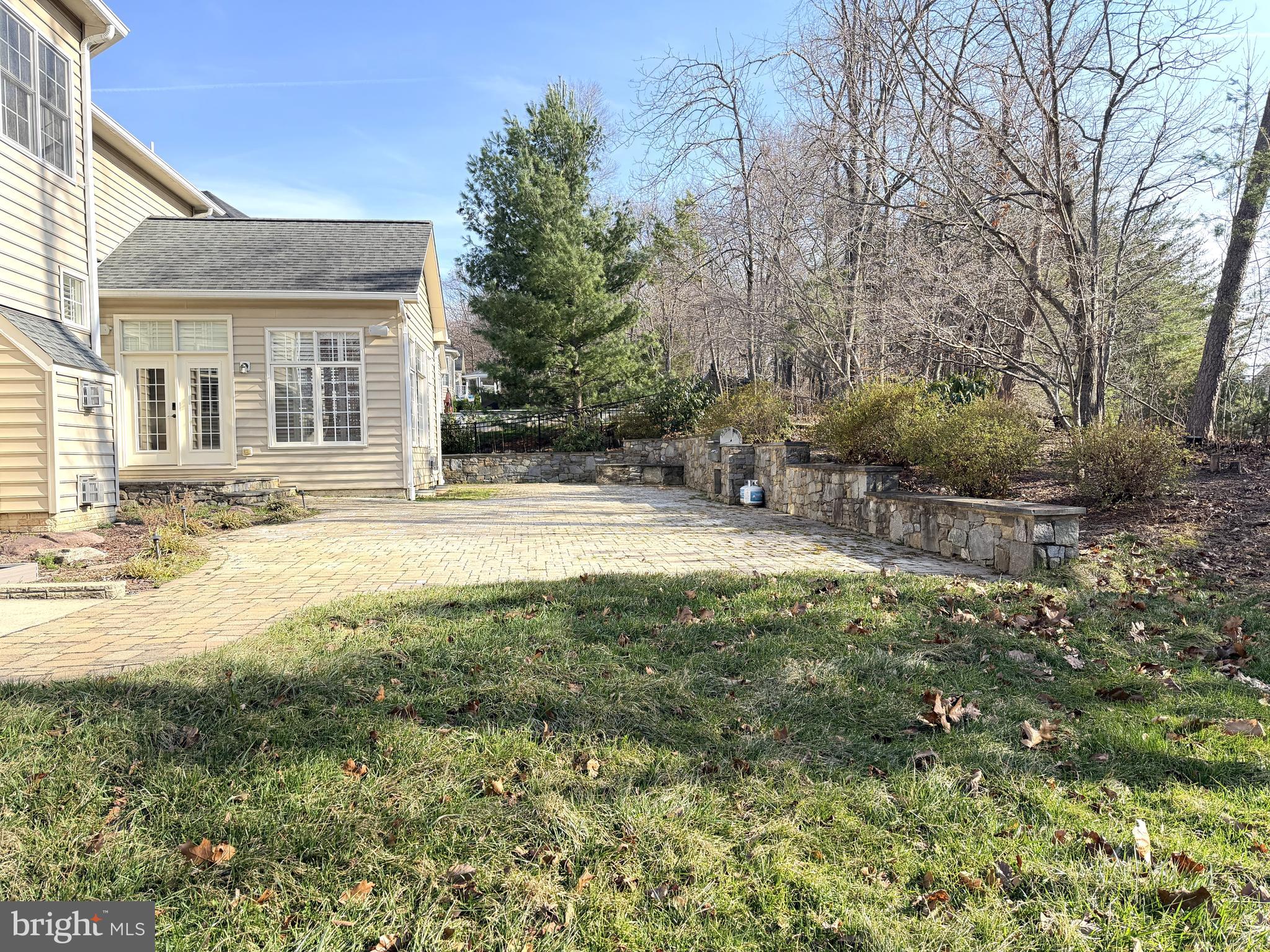 WINDSOR KNOLLS - Residential