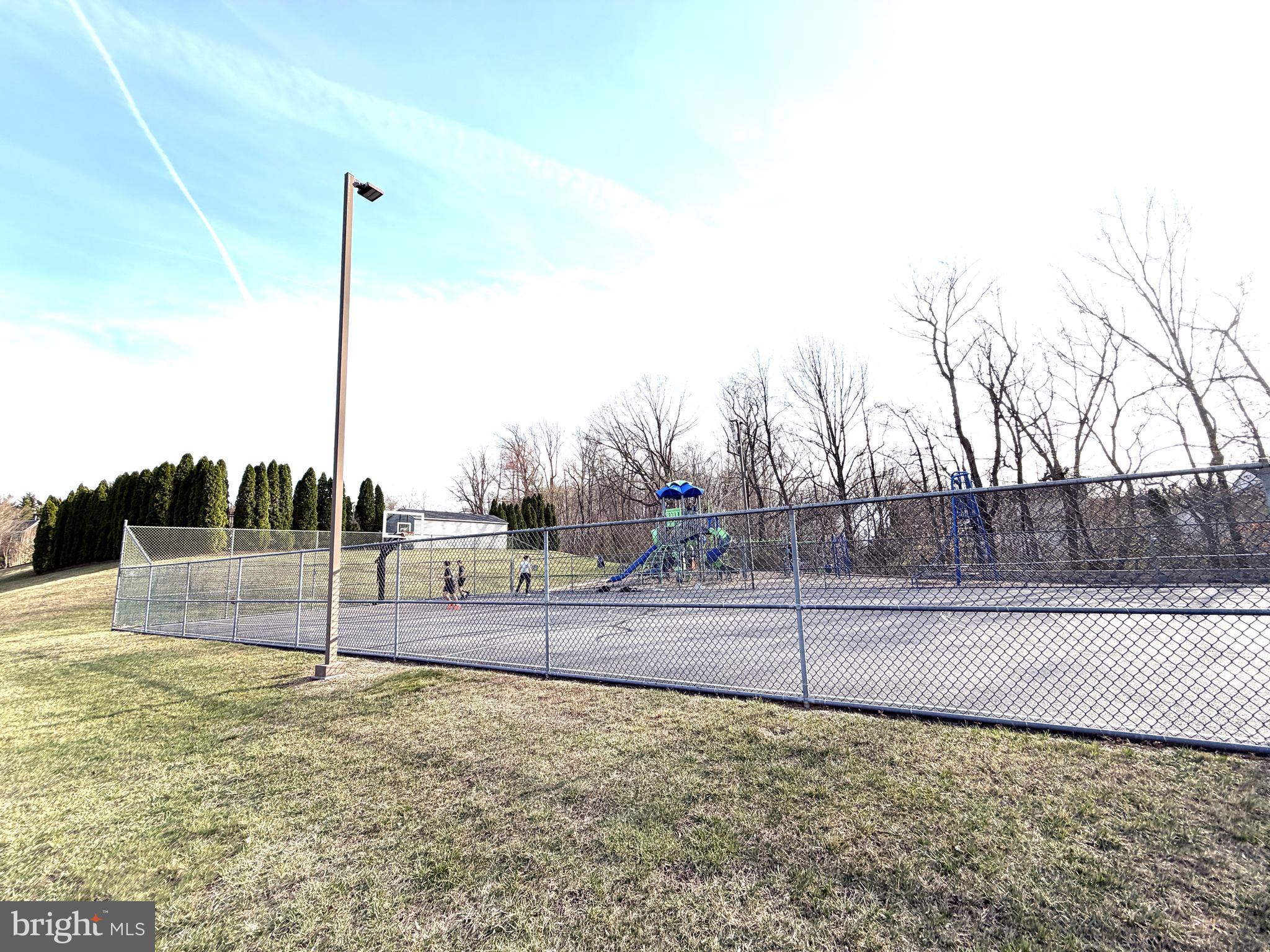 WINDSOR KNOLLS - Residential