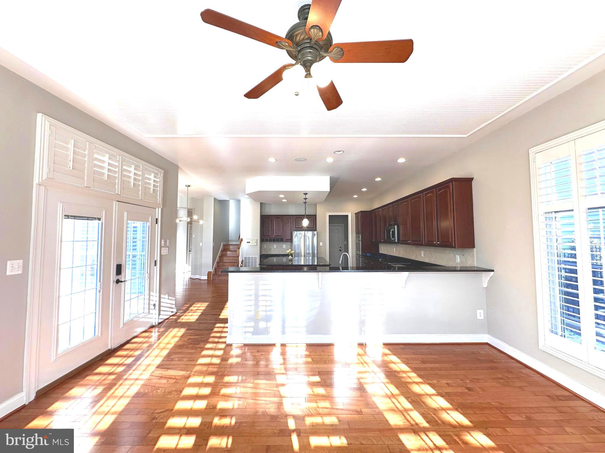 WINDSOR KNOLLS - Residential