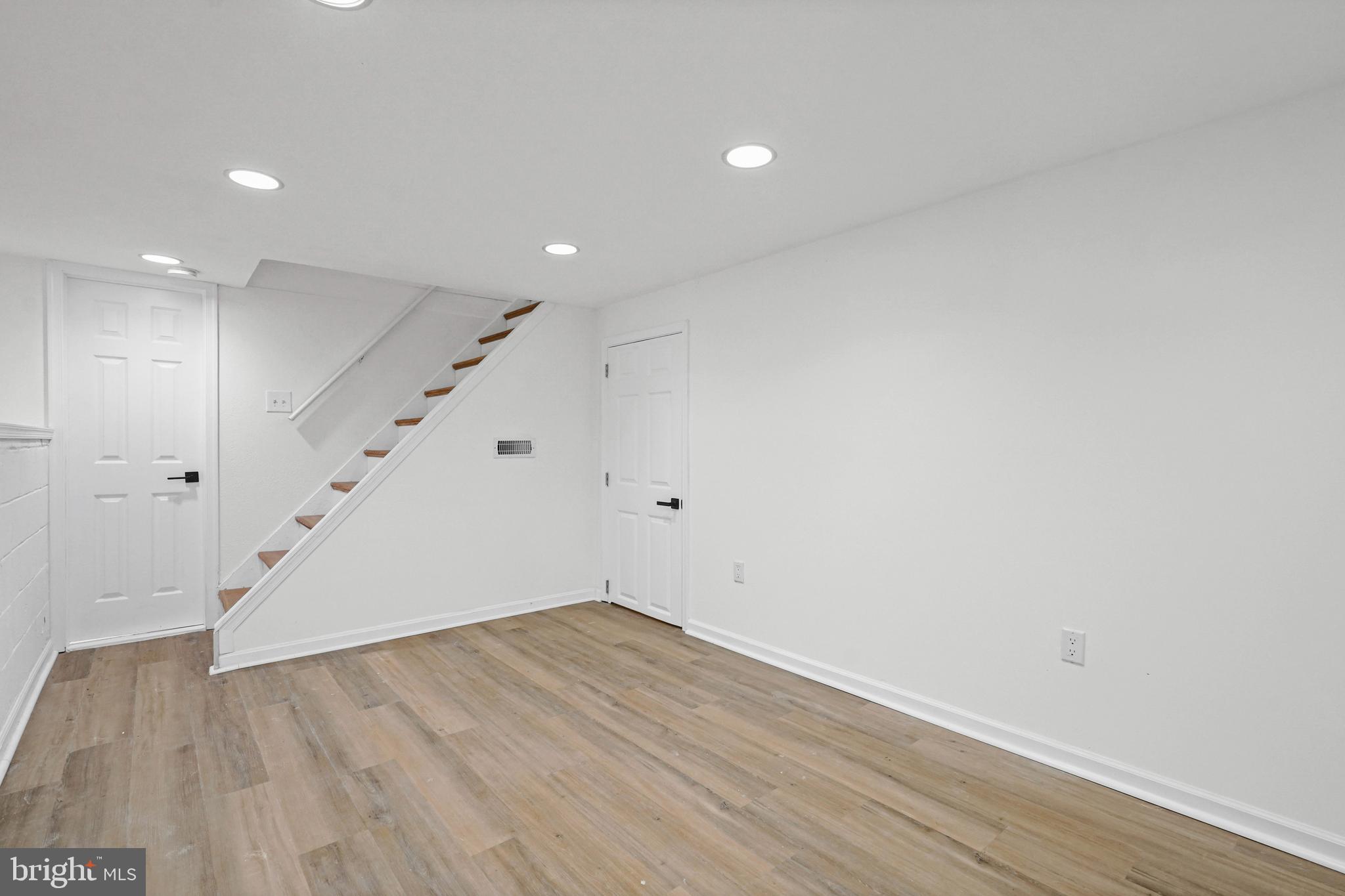 WATERSEDGE - Residential