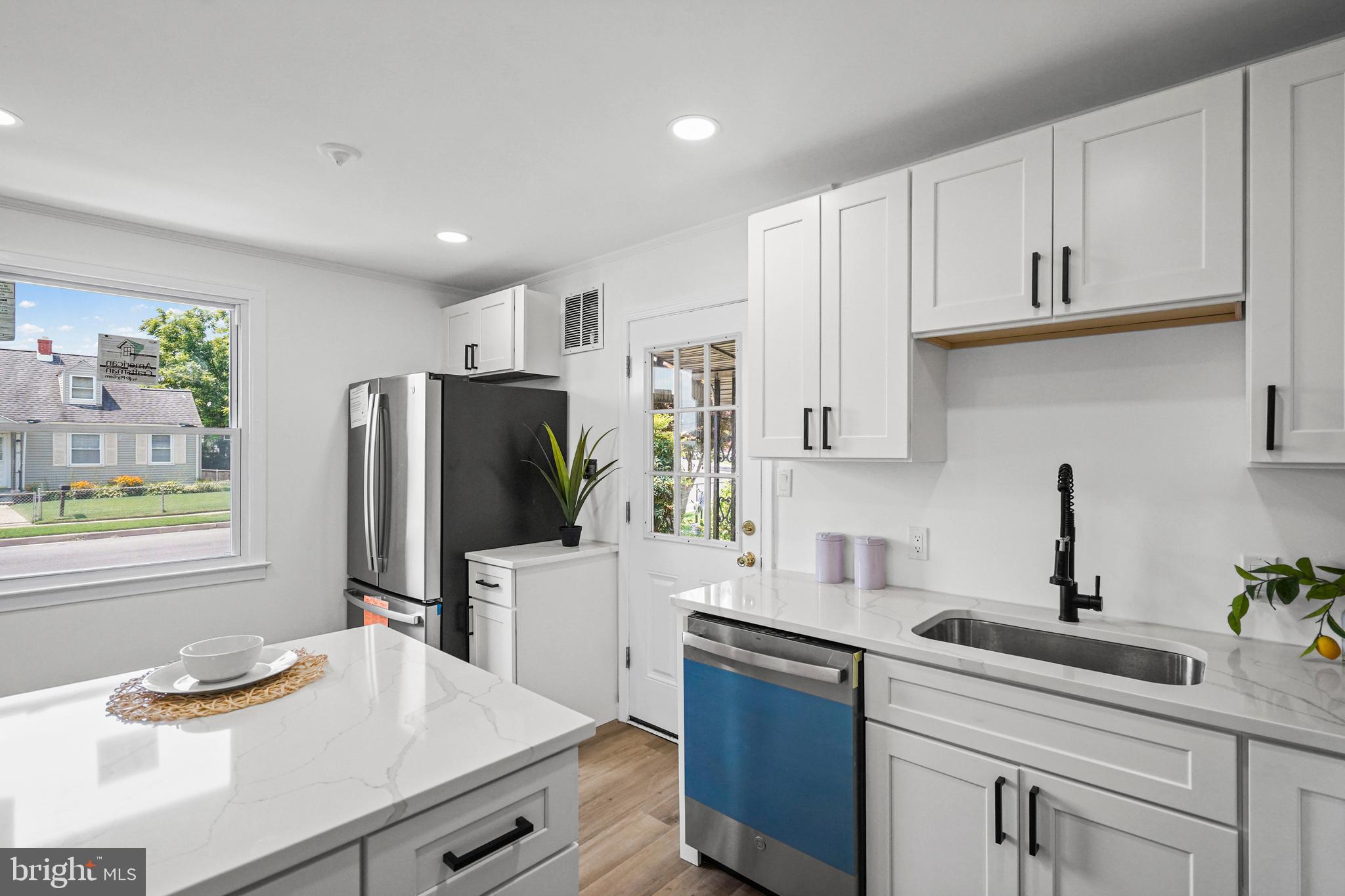 WATERSEDGE - Residential